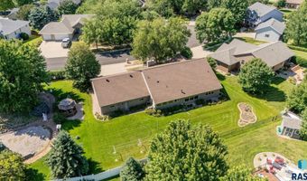 412 E Meadowlark Cir, Brandon, SD 57005