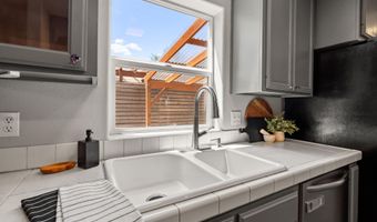 276 Palm Ave, Ashland, OR 97520