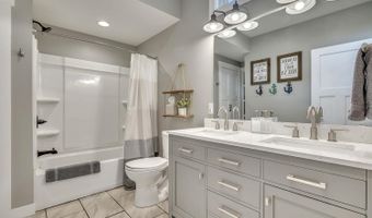 41 Dewey St, Arnolds Park, IA 51331
