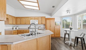 22163 Broken Lance Rd, Apple Valley, CA 92307