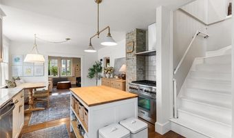 15 Berwick Pl, East Providence, RI 02916