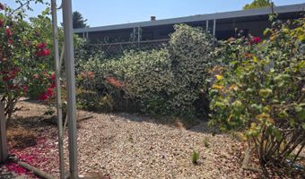 215 Apple Ln, Santa Rosa, CA 95407