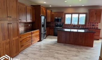 11 Oak Lake Dr, Algona, IA 50511