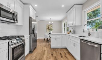 68 Sherman Ave, Bayville, NJ 08721