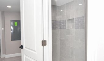 2644 E HOFFMAN St, Baltimore, MD 21213