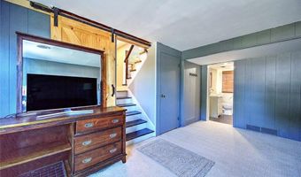 62 Meadowcrest Dr, Cumberland, RI 02864