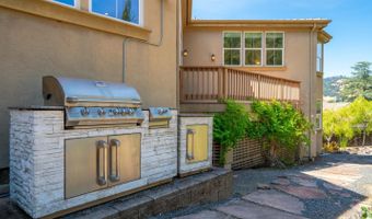 5569 Pepperwood Rd, Santa Rosa, CA 95409