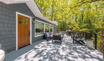 361 E Lakeshore Dr, Alloway, NJ 07422