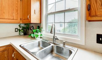65 MICHIGAN Dr, Reading, PA 19608