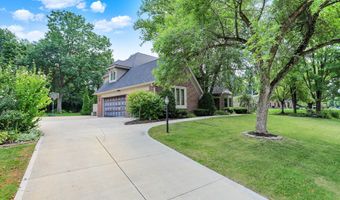 9015 Admirals Pointe Dr, Indianapolis, IN 46236