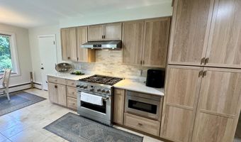 281 Clyde Rd, Bangor, ME 04401