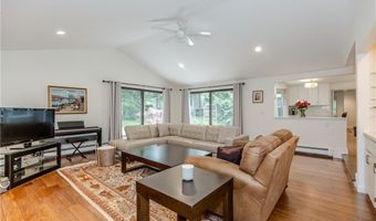 7 White Birch Rd, Cranston, RI 02920