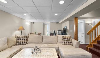 58 Lantern View Dr, Branford, CT 06405