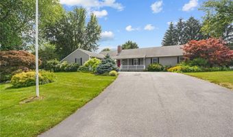 13 Sunnyside Dr, Cumberland, RI 02864