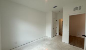 120 Peeps Ct, Adkins, TX 78101