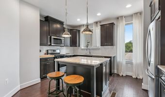 1924 CHAPMAN Ave 10, Rockville, MD 20852