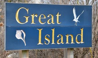 151 E Shore Rd, Narragansett, RI 02882