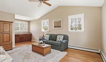 14 High St, Barrington, RI 02806