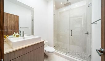3705 NE 214 St 13, Aventura, FL 33180