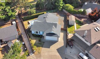 5689 D St, Springfield, OR 97478