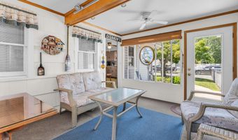 14 Larboard St, Beachwood, NJ 08722