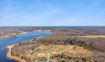 8 Ferry Ln, Berkley, MA 02779