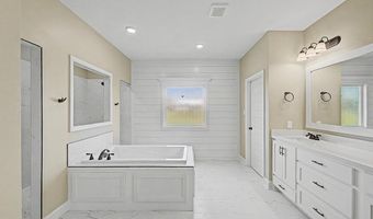 423 Indian Creek Cir, Adel, GA 31620