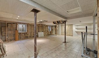 201 E White Oak St, Arlington Heights, IL 60005