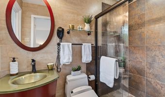 5701 RADNOR Ct, Bethesda, MD 20817