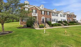1075 Shady Lake Dr, Columbus, OH 43228