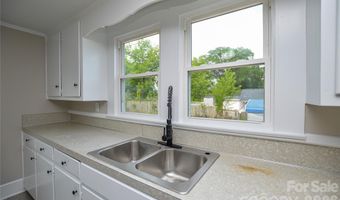 730 W Oakwood Ave, Albemarle, NC 28001