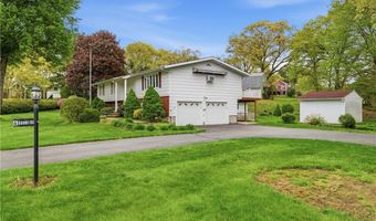 6 Bruce Dr, North Smithfield, RI 02896