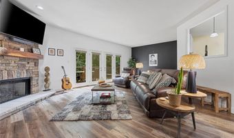 1710 Ridgeview Circle Dr, Ballwin, MO 63021