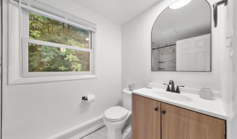 93 Idlebrook Ln, Aberdeen, NJ 07747