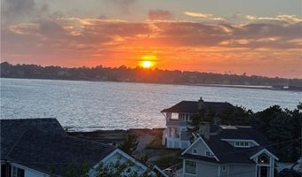 249 Tuckerman Ave 5, Middletown, RI 02842