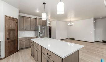 2405 E Tinley St, Brandon, SD 57005