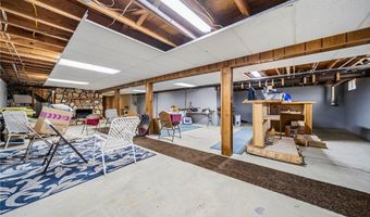 1584 Hemlock Dr, Ashtabula, OH 44004