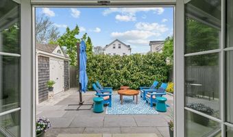50 Lee Ave, Newport, RI 02840