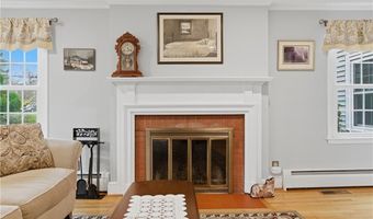 27 Old Meadow Ln, Cumberland, RI 02864