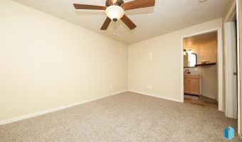 712 S 7th Ave, Brandon, SD 57005