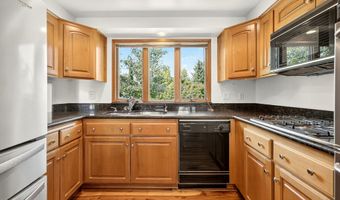 738 Fairway Ct, Ashland, OR 97520