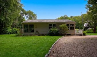 8 Presque Isle Trl, Narragansett, RI 02882