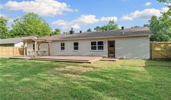 402 SW 11th St, Bentonville, AR 72712