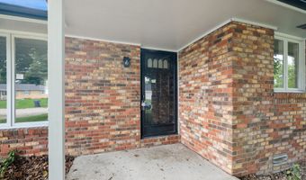 615 Country Club Ln, Anderson, IN 46011