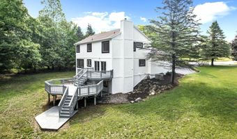 3999 Edmonton Ct, Ann Arbor, MI 48103