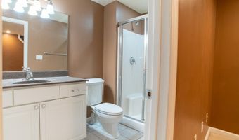 570 Castle Ridge Dr, Ballwin, MO 63021