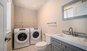 1 Maple Village Ct, Ann Arbor, MI 48103