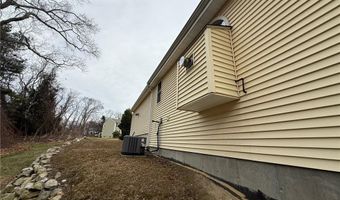 2 Maria Cir, Johnston, RI 02919