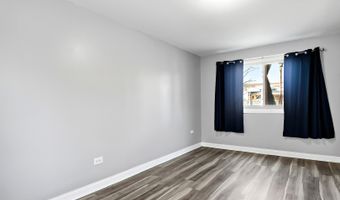 818 RUMPLE Ln, Addison, IL 60101