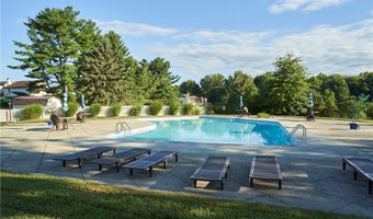 59 Tudor Ln, Kent, OH 44240